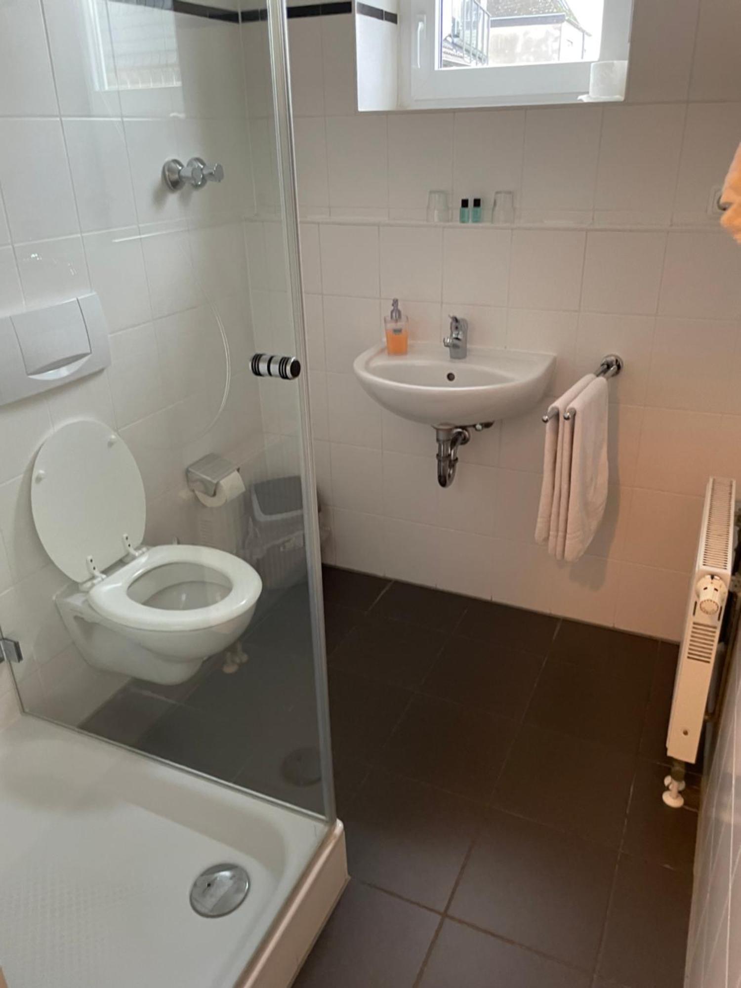 Hotel Merkenich Кьолн Екстериор снимка