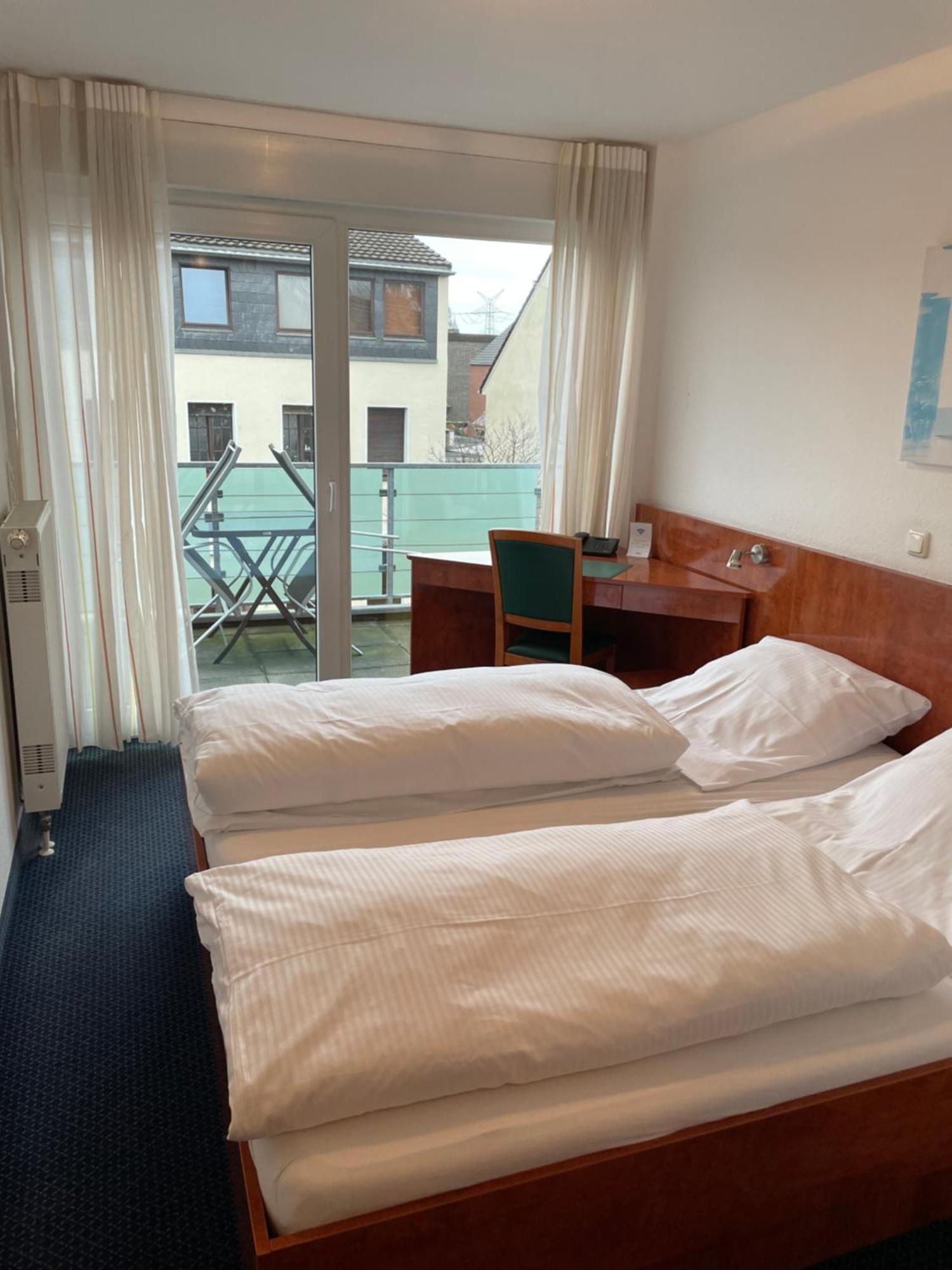 Hotel Merkenich Кьолн Екстериор снимка